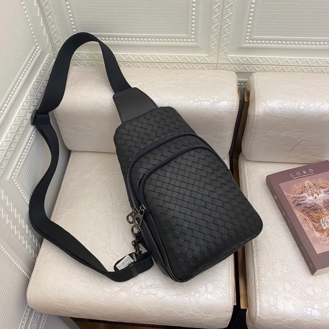 All categories 💚 Top version men’s bags 💚 BV 2024 new BV chest bag